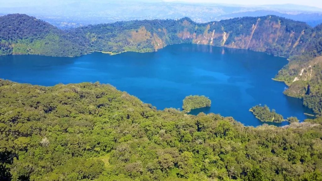 ngozi crater lake, ngozi crater lkae tanzania, second largest crater lake in africa, crater lakes in africa, ngozi lake