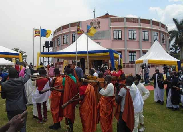 Uganda Cultural Tours Guide